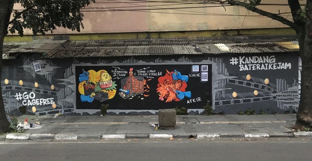 Digelar di 7 Kota, Kampanye Mural AFJ Sindir Kandang Ayam Baterai