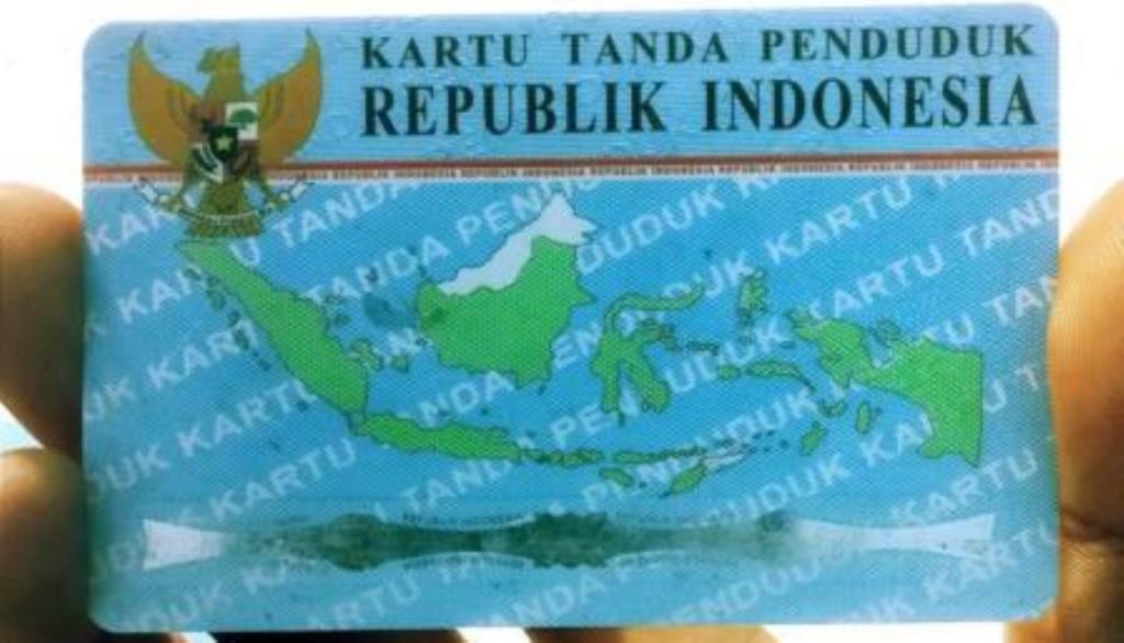 Hati-hati, Kemendagri Sebut Bahaya Foto Selfie dengan KTP Elektronik