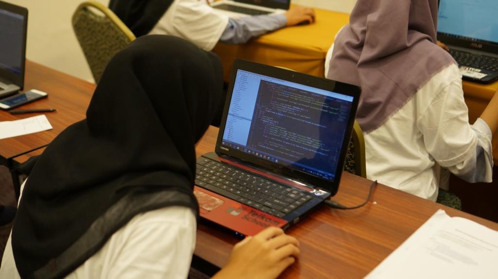 Ingin Kuliah Gratis dan Digaji Tiap Bulan? Ikuti Beasiswa SEMESTA