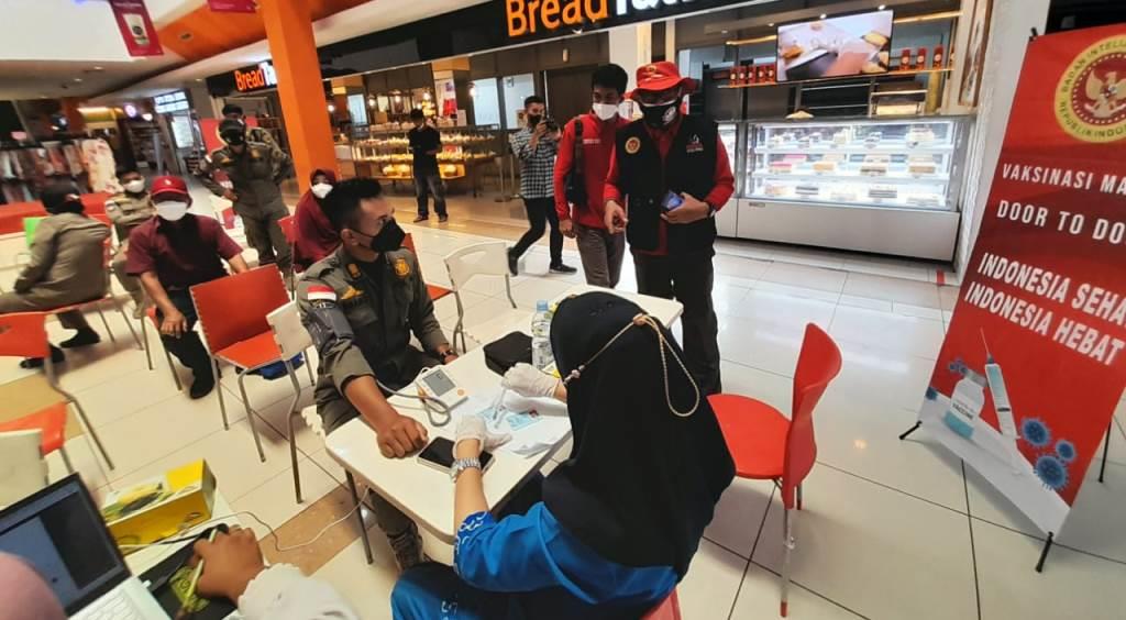BIN Daerah Bengkulu Gelar Vaksinasi Door To Door di Mega Mal