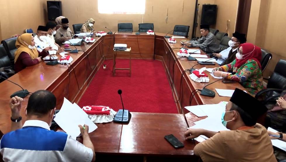 Bapemperda DPRD Kota Bengkulu Bahas Penyempurnaan Raperda Retribusi PBG