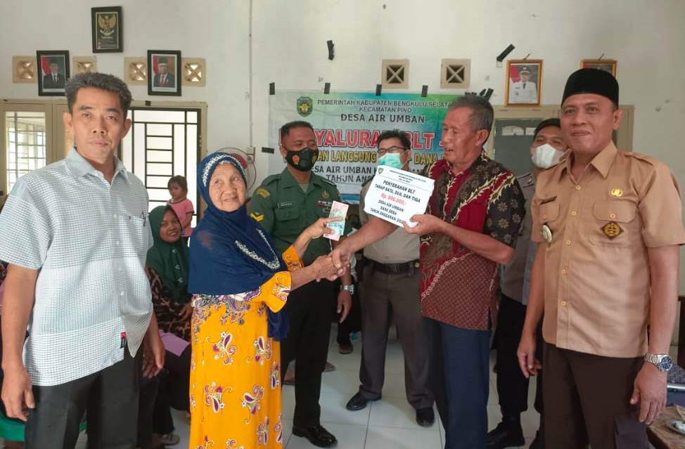 Pemdes Air Umban Salurkan BLT DD Tahap Pertama 2022