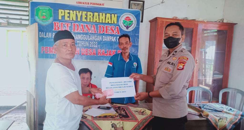 Desa Rajak Besi Salurkan BLT-DD kepada 101 KPM