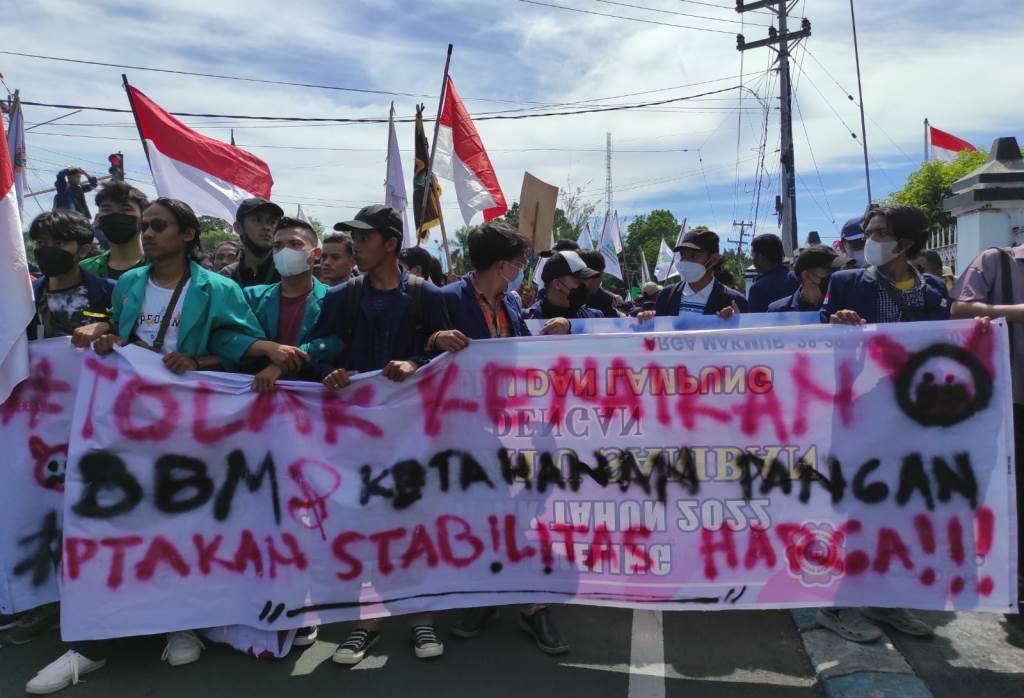 Aksi Mahasiswa Sempat Diwarnai Kericuhan Sesama Pendemo
