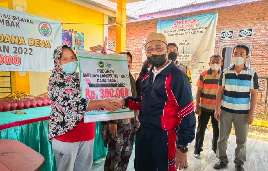 Pemdes Padang Tambak Salurkan BLT DD 2022 Tahap Pertama