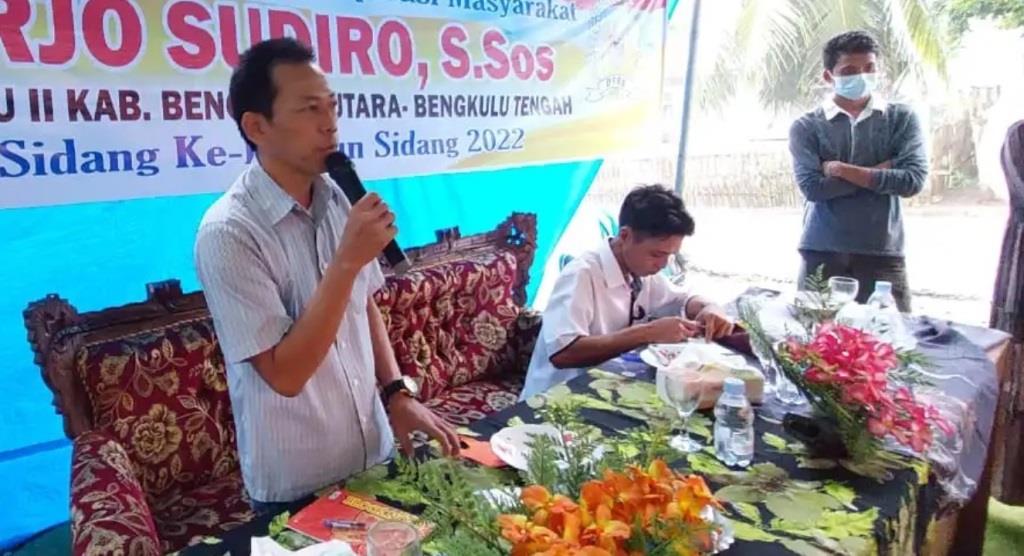 Warga Keluhkan Sinyal Lemot ke Anggota Dewan Provinsi Raharjo Sudiro