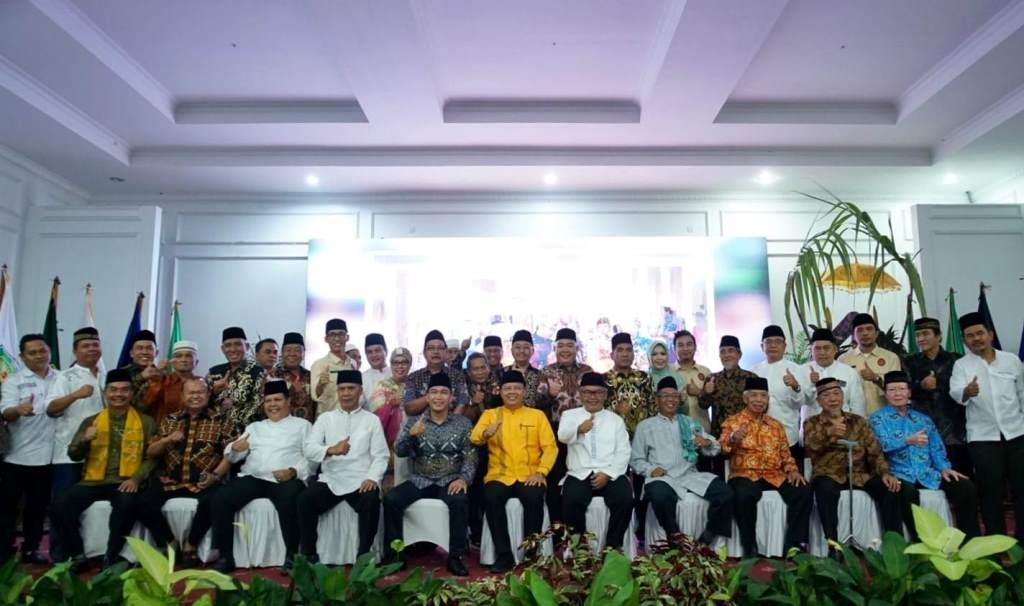 Gubernur Dukung Rencana IKJPP Bangun Balai Adat