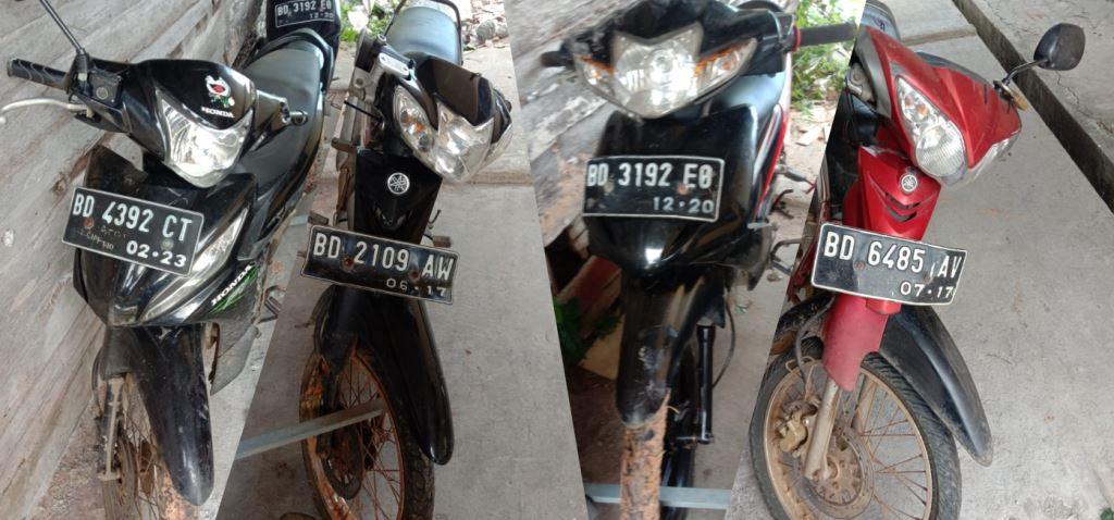 Warga Serahkan 4 Unit Sepeda Motor ke Polsek Teluk Segara
