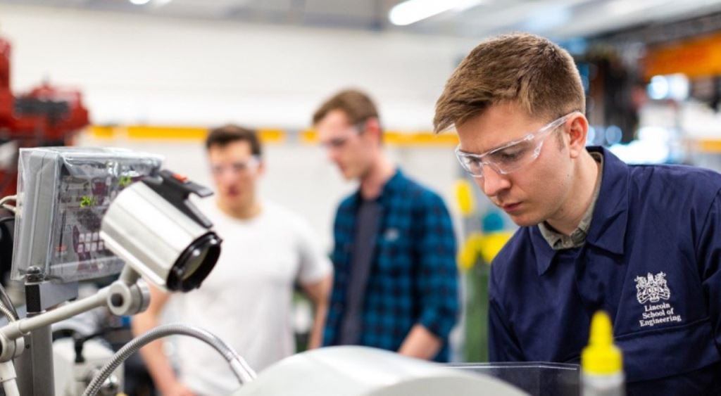 Intip 6 Prospek Kerja Lulusan Teknik Mesin