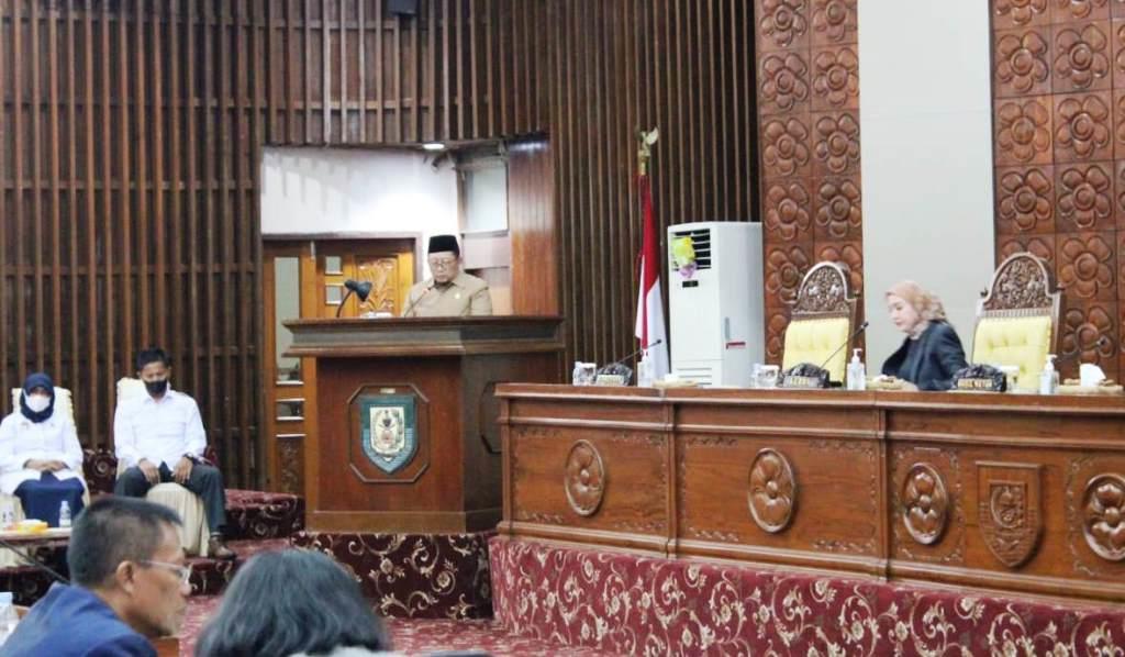 Gubernur Bengkulu Beri Jawaban Atas Pandangan Umum Fraksi-Fraksi