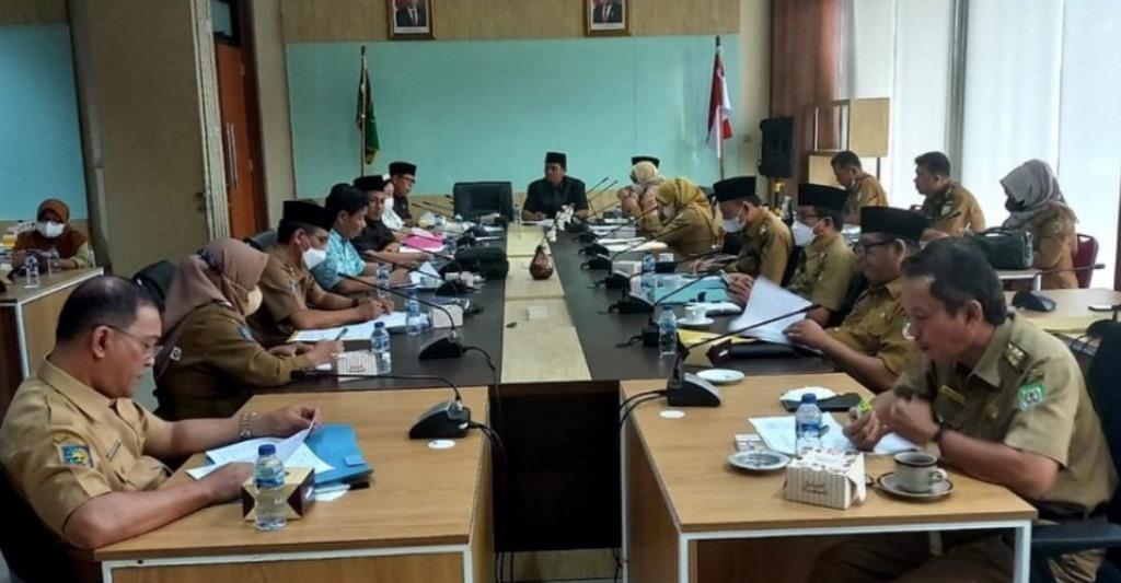 Komisi II DPRD Provinsi Bengkulu Gelar Rapat Evaluasi Bersama OPD Mitra
