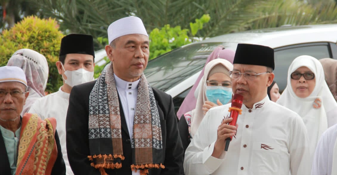 Serahkan Hewan Kurban, Gubernur Rohidin Ajak Teladani Sifat Nabi Ibrahim