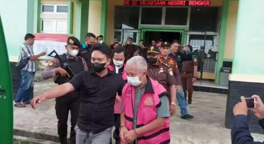Jaksa Tahan Sekda Bengkulu Tengah