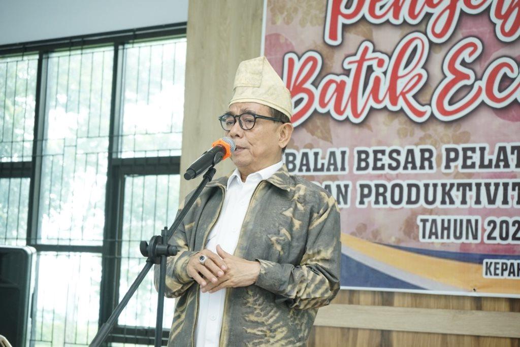 Bupati Hidayat Buka Pelatihan Milenial Bootcamp Batik Ecoprint