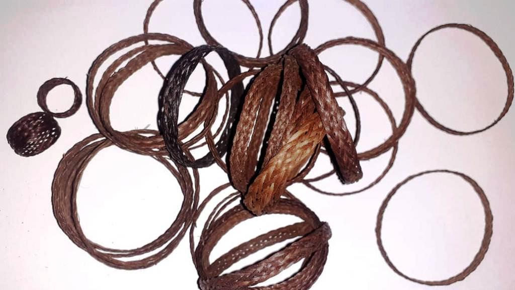 Kreatif, Pemuda Lubuk Terentang Olah Akar Resam Jadi Aksesoris Gelang