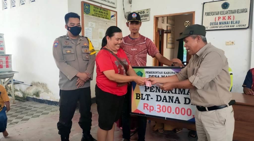 Pemdes Manai Blau Lebong Selatan Salurkan BLT-DD untuk 91 KPM