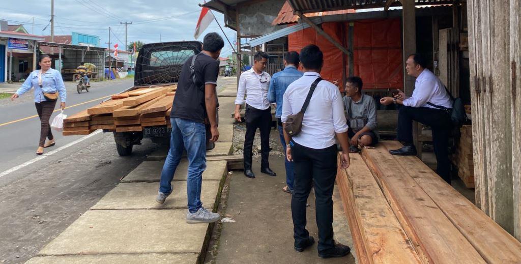 Polres Rejang Lebong Tangkap Puluhan Potong Kayu Ilegal