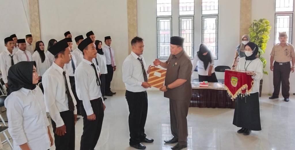 Lantik Anggota BPD, Bupati Erwin Ajak Sinergi Jaga Kebersihan Lingkungan