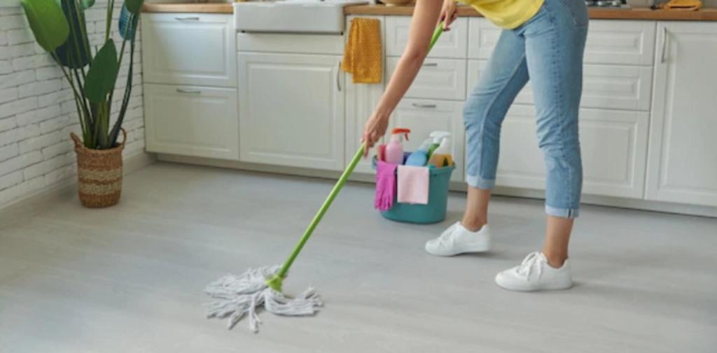 Tips Memilih Produk Cairan Pembersih Lantai Sesuai Jenis Lantai