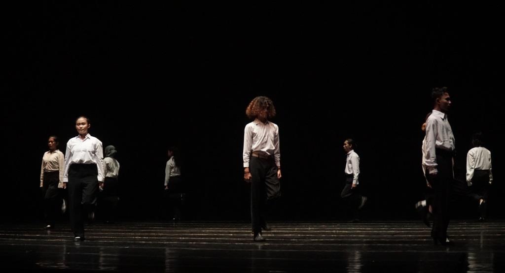 Interaksi antara Tubuh dan Ruang dalam Performing Spiral