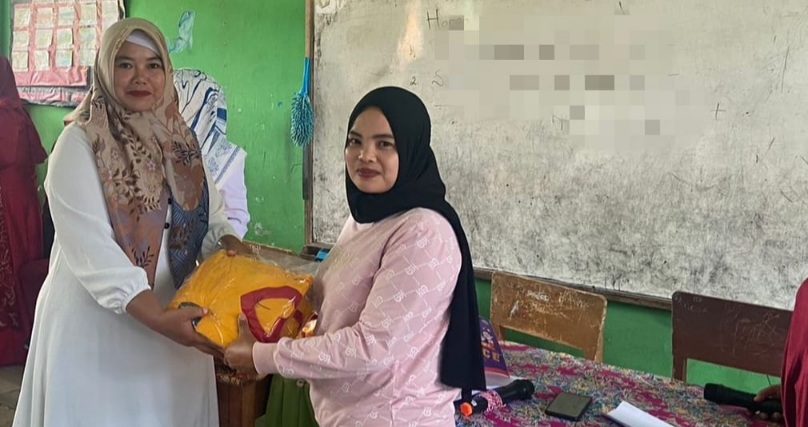 SD Negeri 81 Lebong Bagikan Seragam Sekolah Gratis untuk Siswa Baru