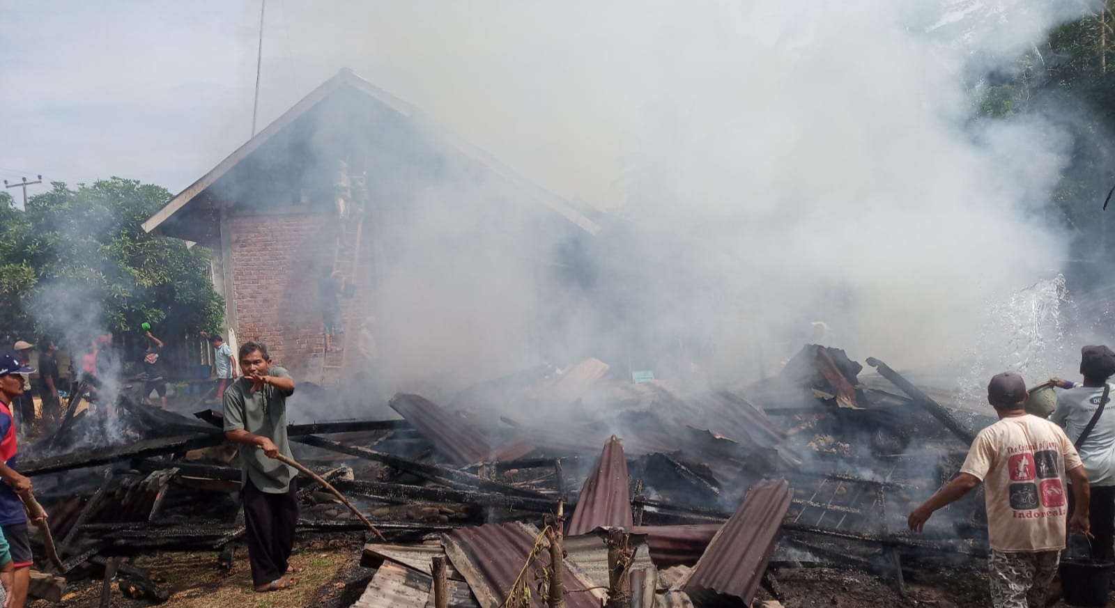 Ditinggal Jemur Padi, Rumah Warga Seluma Ludes Terbakar