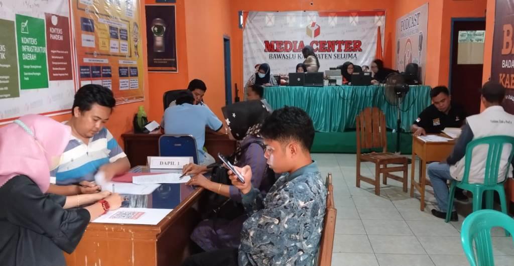 Libur Tetap Buka, Bawaslu Seluma Sudah Terima 96 Berkas Pendaftar Panwascam
