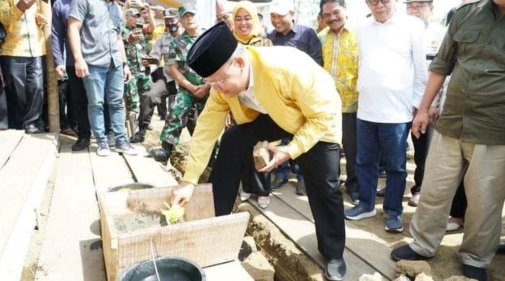 Gubernur Bersama Bazanas Provinsi Bengkulu Bedah Rumah Warga Kepahiang
