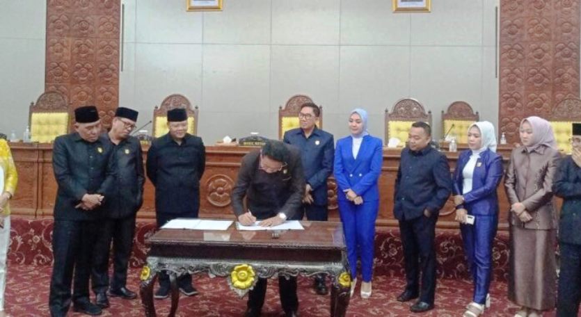 DPRD Provinsi Bengkulu Sahkan APBDP TA 2022
