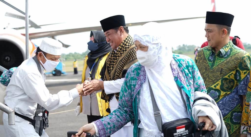 Wagub Rosjonsyah Sambut Jemaah Haji Kloter 2