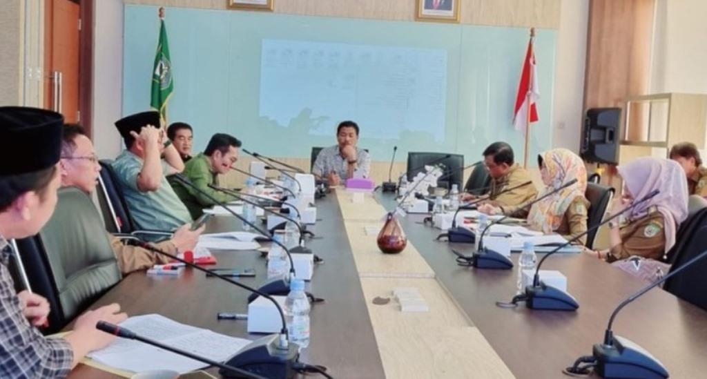 Raperda Pondok Pesantren Berlanjut ke Penyusunan Naskah Akademik