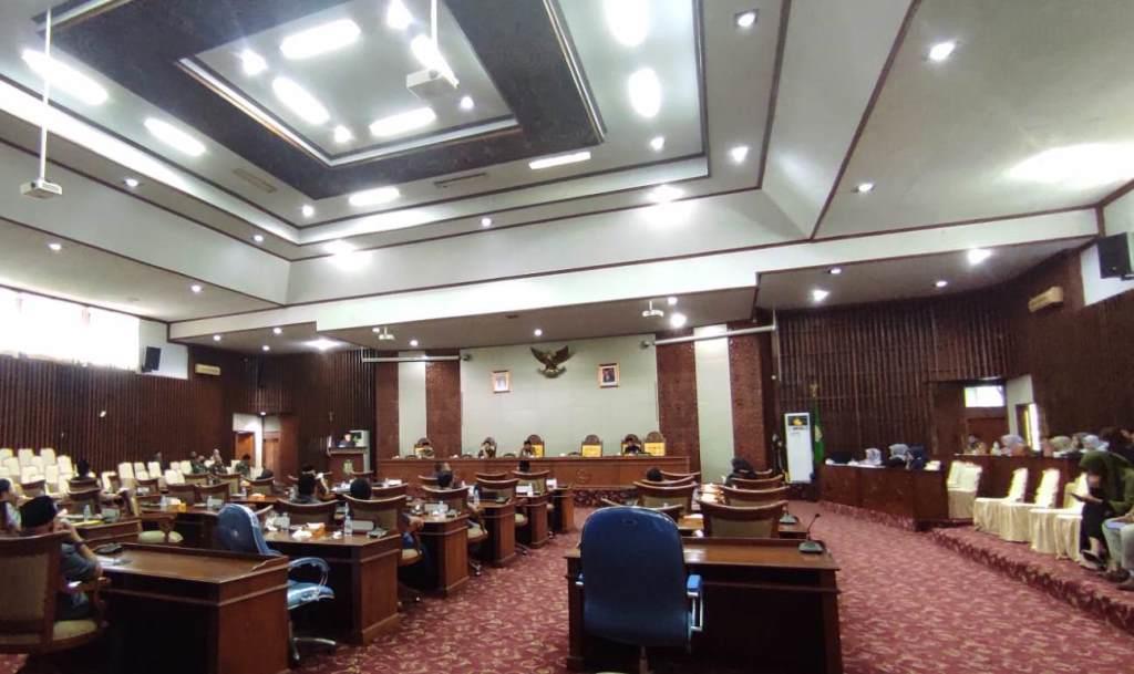 Paripurna DPRD Provinsi Bengkulu Pendapat Akhir Fraksi Terhadap RAPBDP