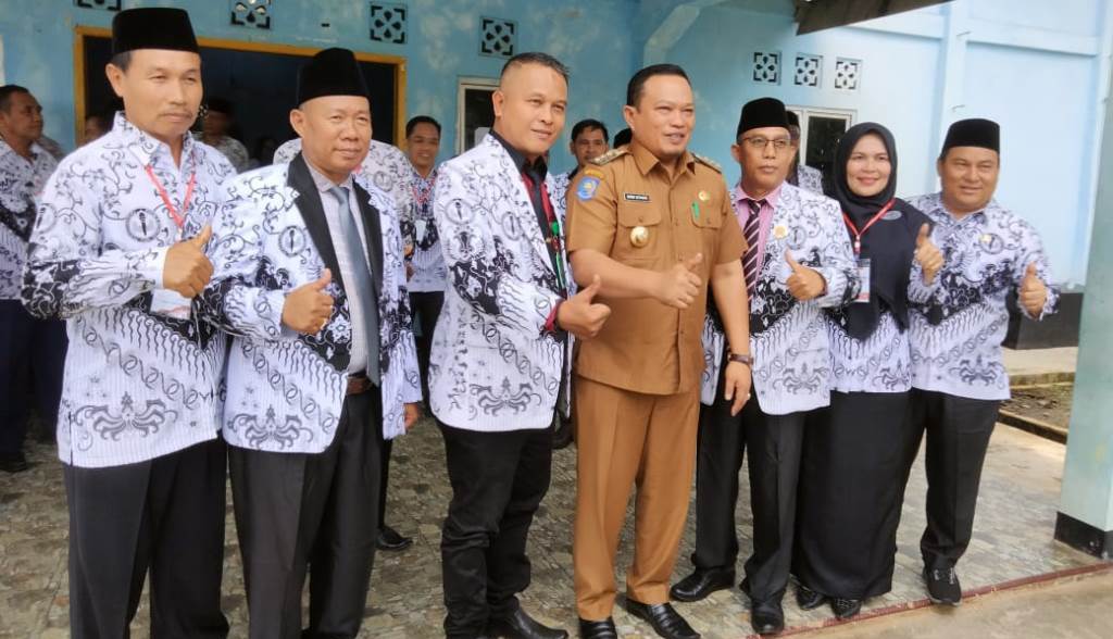 Buka Konfrensi Kerja PGRI, Bupati Erwin Minta Surat Ulu Jadi Pelajaran Mulok