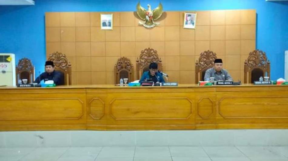 DPRD BU Gelar Paripurna Jawaban Eksekutif Atas Ranperda APBD Tahun 2023
