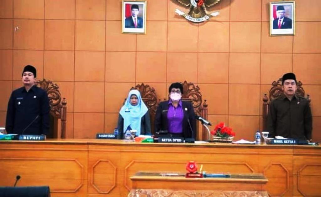 Paripurna DPRD Bengkulu Utara Pendapat Akhir Fraksi Atas Raperda APBD-P