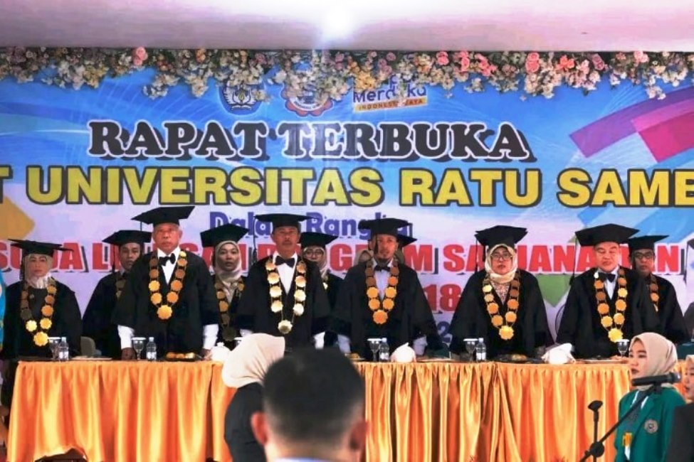 Komisi I DPRD BU Hadiri Wisuda Ke XIV Universitas Ratu Samban