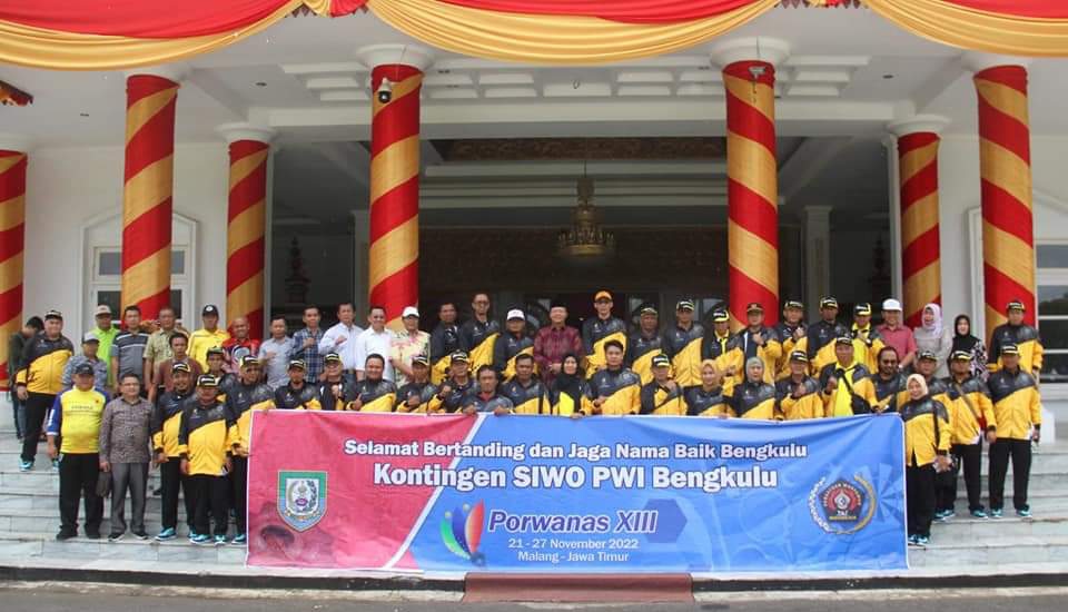 Gubernur Rohidin Lepas Kontingen Atlet PWI Bengkulu ke Porwarnas 2022