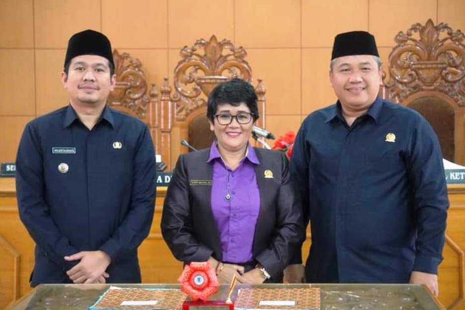 Seluruh Fraksi DPRD Bengkulu Utara Setujui Raperda APBD-P 2022