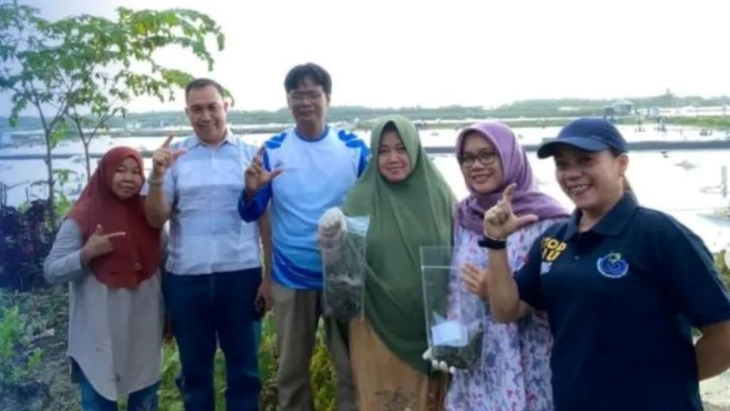 Tim DKP Provinsi Bengkulu Monitoring Residu Tambak Udang Dua Putra