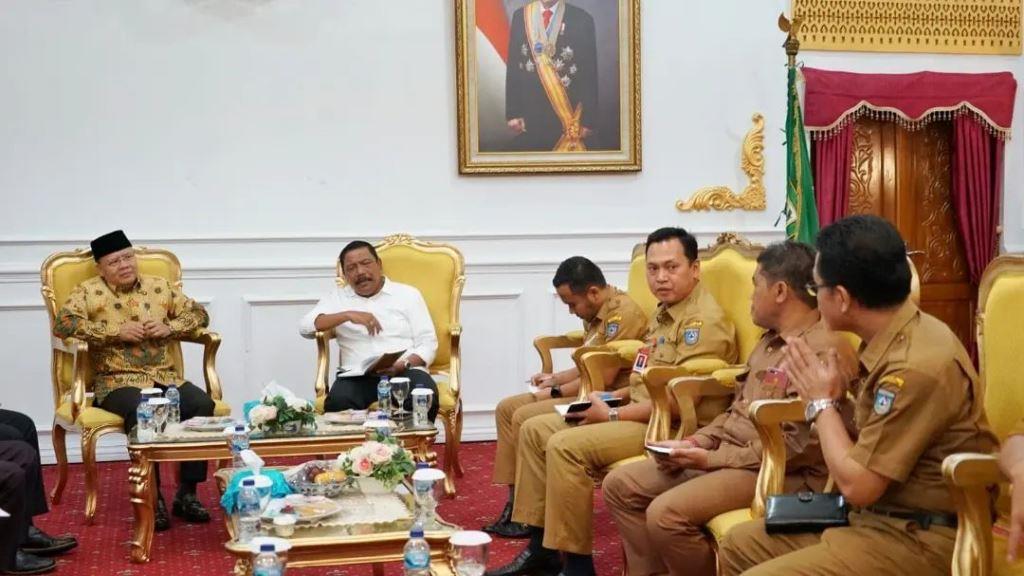 Gubernur Rohidin Bersama Bupati Mian Bahas Sinkronisasi Program Pembangunan
