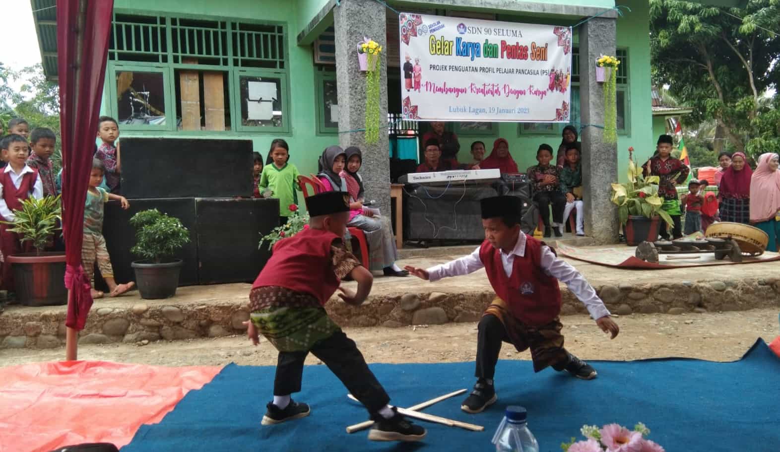 Gelar Karya dan Pentas Seni SDN 90 Seluma Tampilkan Atraksi “Mencak”