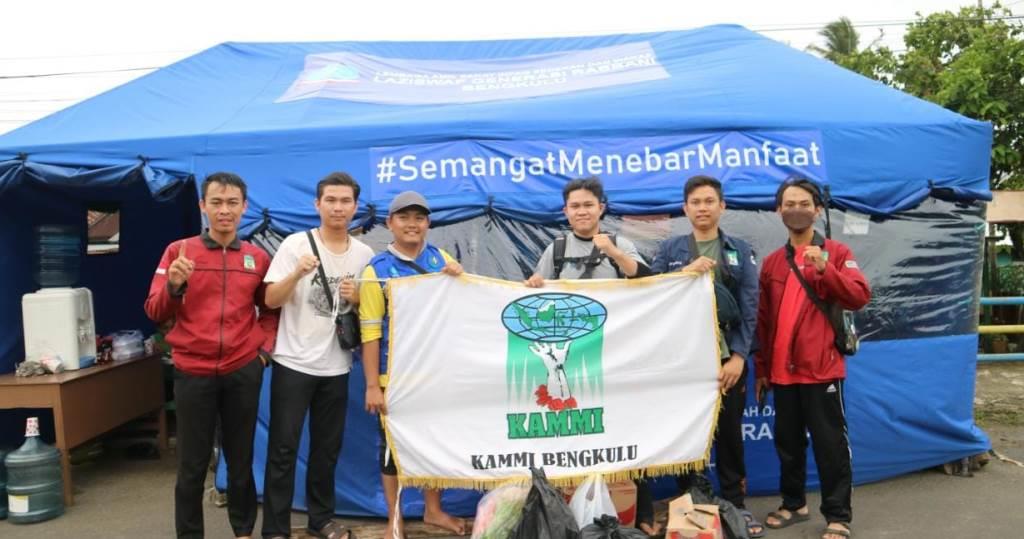 Bantu Sembako untuk Korban Banjir, KAMMI Bengkulu Minta Tambang Ditutup