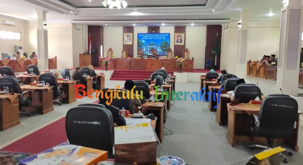 DPRD Lebong Sampaikan Pandangan Umum Atas 3 Raperda Usulan Bupati Kopli Ansori