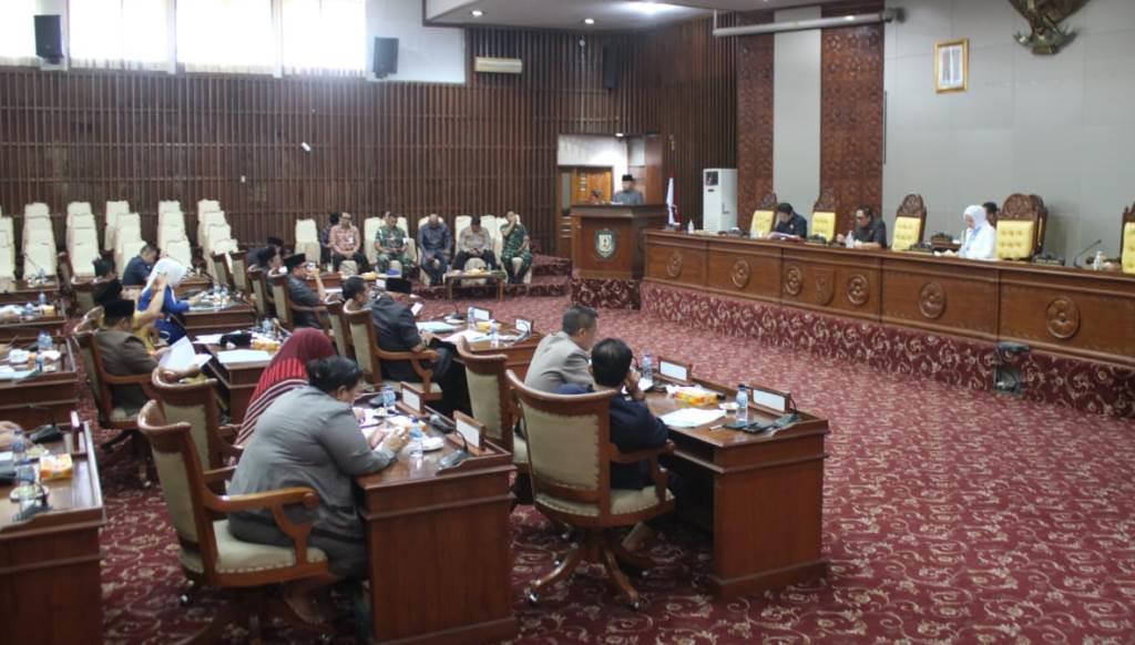 Gubernur Rohidin Sampaikan Nota Penjelasan Raperda Pajak dan BMD