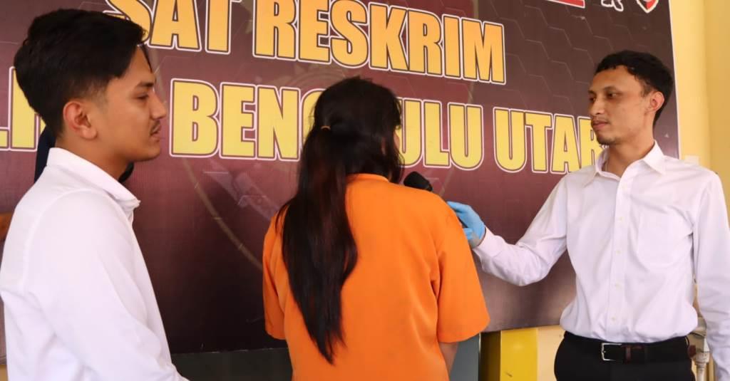 Miris! Ibu Muda Ini Dagangkan Anak Sendiri ke Pria Hidung Belang