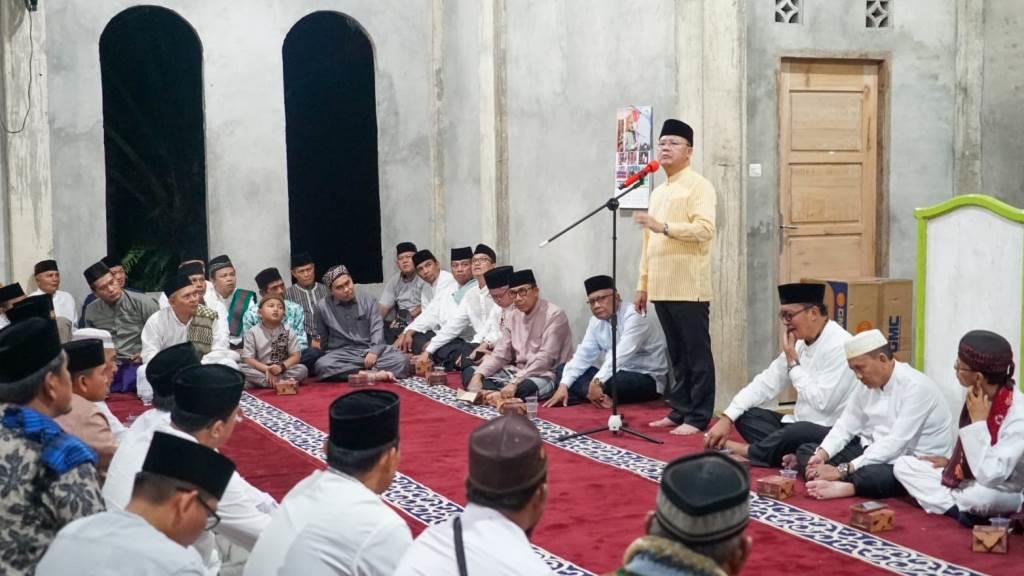 Safari Ramadan di Kaur, Gubernur Salurkan Bantuan Masjid Rp 716 Juta dan Titik Nol Jalan Senuling