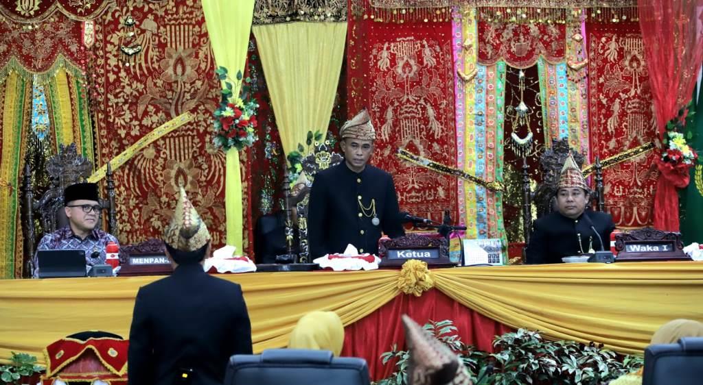 Rapat Paripurna HUT Kota Bengkulu Ke-304 Dihadiri MenPAN-RB Azwar Anas