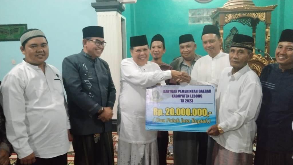 Safari Ramadhan Berlanjut, Pemkab Lebong Beri Bantuan untuk Masjid Nurul Falah