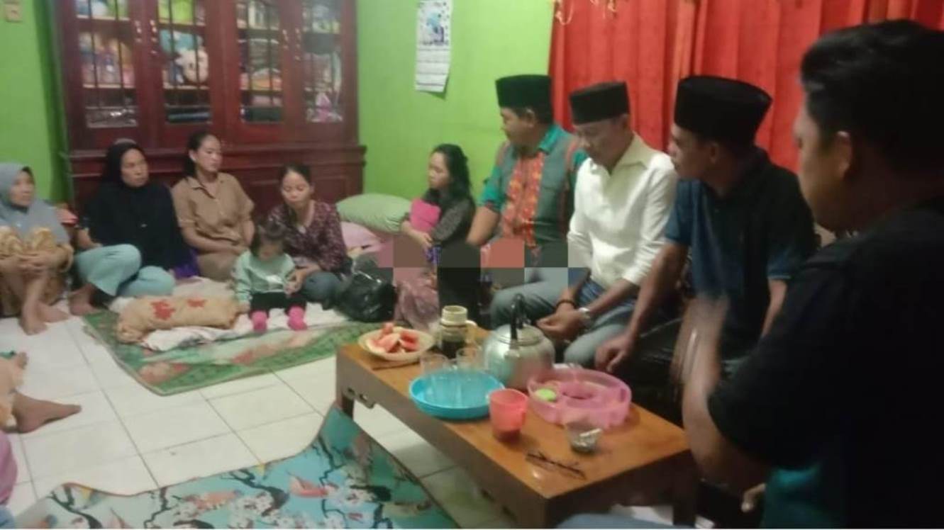 Teuku Zulkarnain Lepas Keberangkatan Ambulans HD Bawa Pasien ke Jakarta