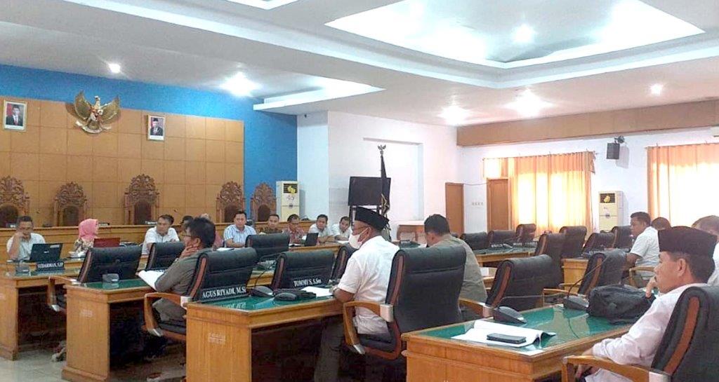 Rapat Bersama Eksekutif, DPRD Bengkulu Utara Bahas Raperda LP2B
